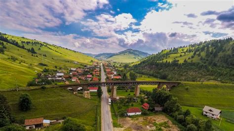 Lunca de sus – Gyimesfelsolok | Dronestagram | Golf courses, Field, Romania