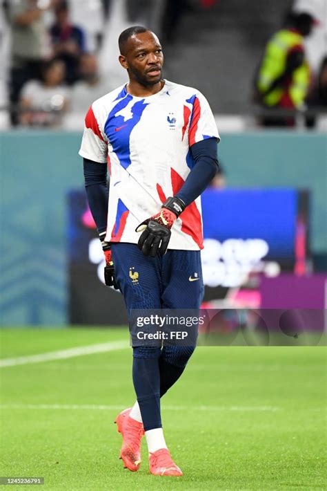 16 Steve MANDANDA during the FIFA World Cup 2022, Group D match... News Photo - Getty Images