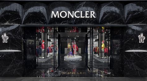 Moncler Opens Flagship Store at Marina Bay Sands | SENATUS