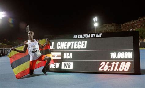 Joshua Cheptegei Clocks new 10000m World Record with 26:11.02 | Watch ...