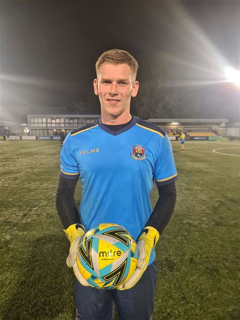 AFC Sudbury sign Aveley's title-winning goalkeeper David Hughes