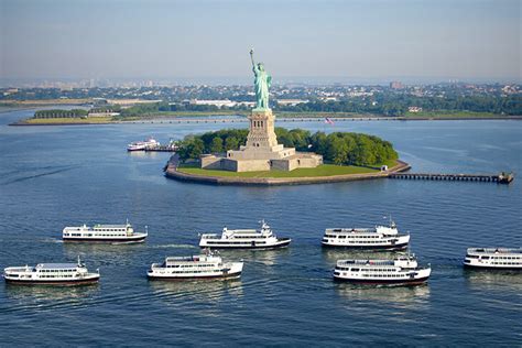 Statue Cruises tickets discount | New York City | Undercover Tourist