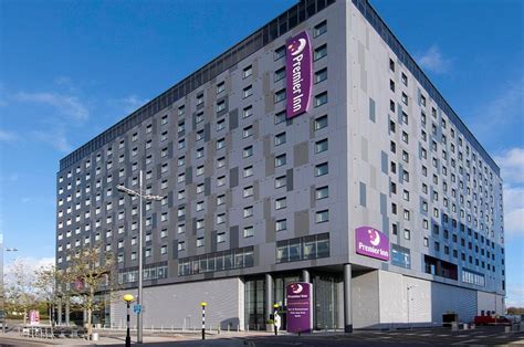 PREMIER INN LONDON GATWICK AIRPORT (NORTH TERMINAL) HOTEL $110 ($̶3̶0̶9̶) - Updated 2024 Prices ...