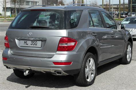 File:Mercedes ML 350 CDI 4MATIC (W164) Facelift rear 20100402.jpg - Wikimedia Commons