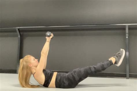 8 Hollow Body Hold Progressions to Level Up Your Core Workouts | livestrong