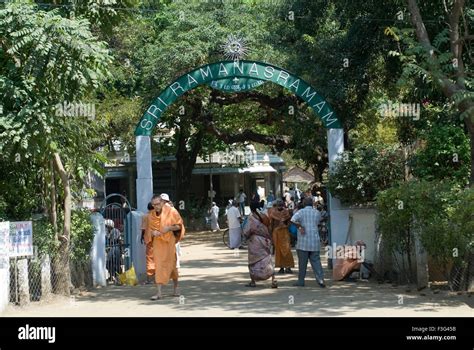 Sri Ramanasramam ; Sri Ramana Ashram ; Hindu temple ; Tiruvannamalai ...