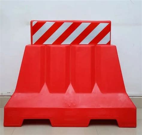 PVC Orange Plastic Road Barrier at Rs 2500 in Chennai | ID: 6599093330