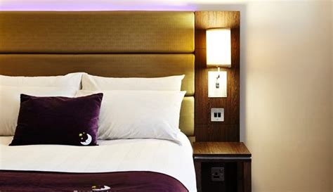 Premier Inn Twickenham East - Hotels in Twickenham TW2 5PE - 192.com