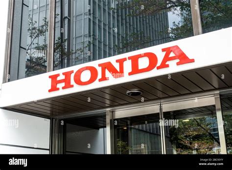 Honda motorcycle logo hi-res stock photography and images - Alamy