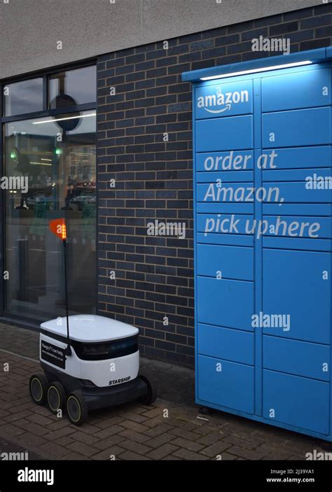 Starship delivery robot at an Amazon locker in Milton Keynes Stock ...