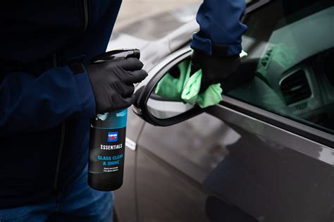 Car exterior cleaning with the Essentials - Cartec World