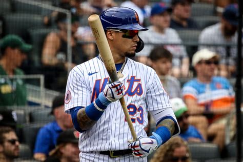 What Pros Wear: Javy Baez Mets Debut - What Pros Wear