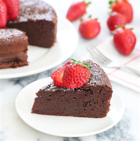 3 Ingredient Flourless Chocolate Cake - Kirbie's Cravings