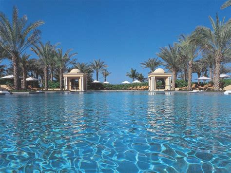 Piscinas! | Dubai hotel, Dubai, Living in dubai