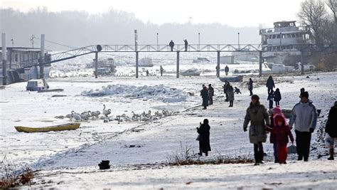 SERBIA-BELGRADE-WEATHER-DANUBE-ICE