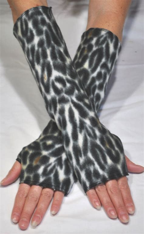 Fleece fingerless gloves armwarmers brown black by twochixremix