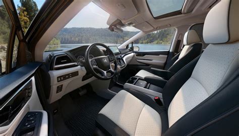 2025 Odyssey Minivan Gets Sporty Style, Tech Upgrades