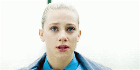 Riverdale Betty Cooper GIF - Riverdale BettyCooper PonyTail - Discover & Share GIFs