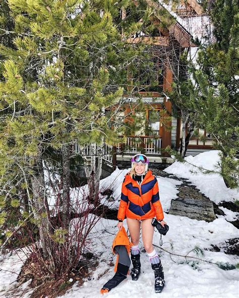 Chelsea Handler Rings in Birthday with Pantsless Ski Session