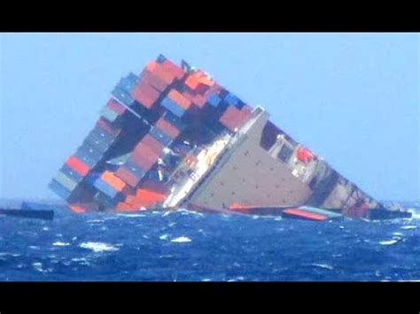 Top 10 Large Container Ships Crashing at Waves In Storm - YouTube