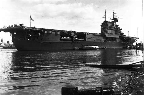 [Photo] USS Enterprise at Ford Island, Pearl Harbor, US Territory of ...