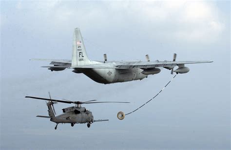 File:Helicopter aerial refueling.jpg - Wikimedia Commons