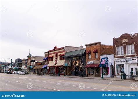 Main Street Shops Rochester Michigan Editorial Photo - Image of buildings, downtown: 143365246