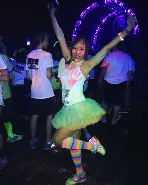 Blacklight party | Neon party outfits, Glow outfits, Glow party outfit