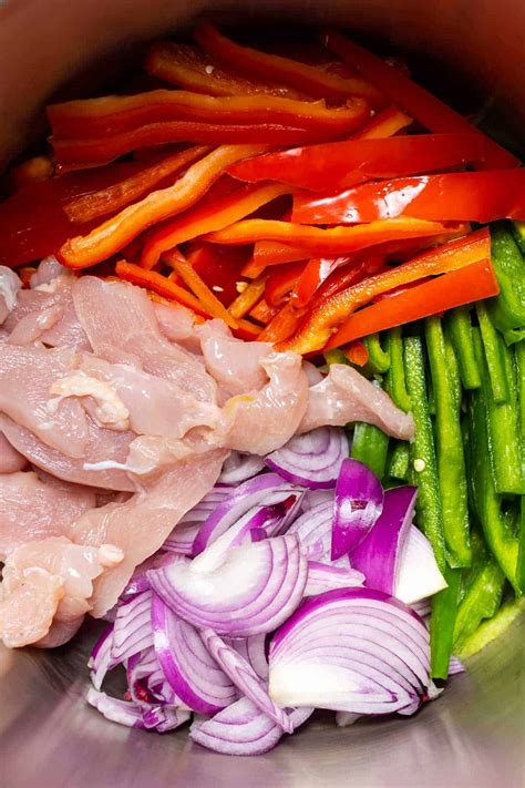 Instant Pot Chicken Fajitas • Ambitious Foodie