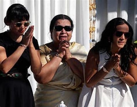 Ravi Shankar honoured by family, friends at public memorial | CBC News