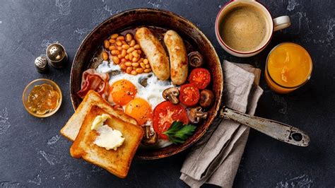 The Rich History of the Traditional English Breakfast | The Discoverer