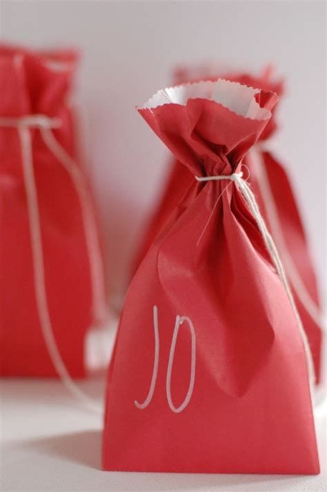Creative DIY Wedding Favor Bags | Wedding Ideas and Inspiration Blog | Diy wedding favors, Candy ...