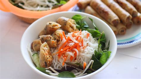 Boriville: Vietnamese Egg Rolls Vermicelli Noodles (Bun Cha Gio)