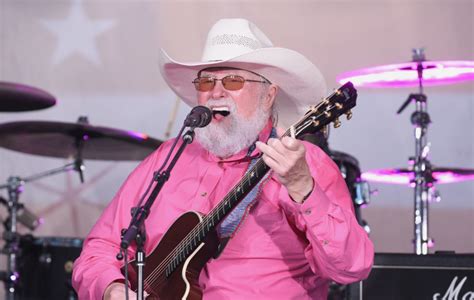 Country music hall of famer Charlie Daniels has died