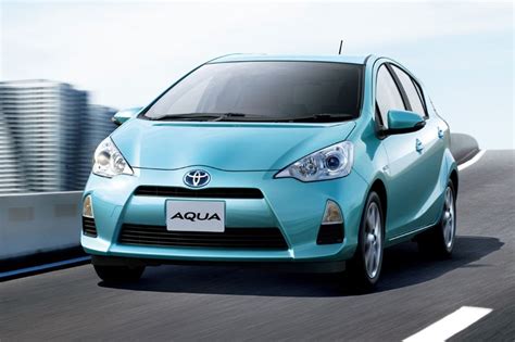 All About Speed...: Video and Review : 2013 Toyota Aqua, fuel-efficient hybrid cars