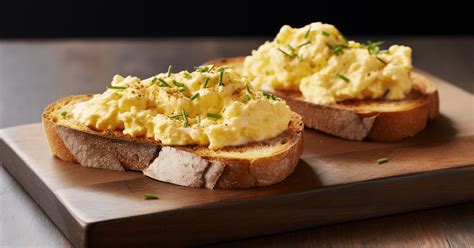 Gordon Ramsay's Scrambled Eggs: The Secret to Rich and Creamy Perfection - Hell's Kitchen Recipes