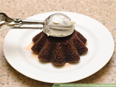 How to Make Chili's Molten Chocolate Cake at Home: 13 Steps