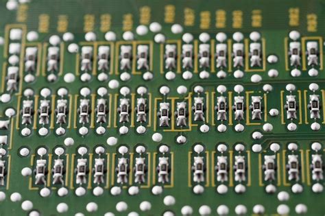 Close up of resistors on electrical circuit board | Free backgrounds and textures | Cr103.com