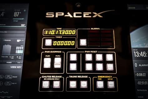 Interior Of SpaceX Dragon V2 Spacecraft - Business Insider