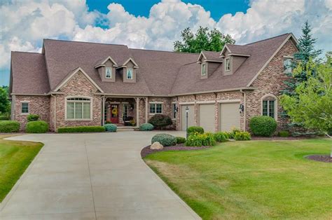 51625 Meadow Pointe Granger, IN 46530 | Indiana real estate, House styles, Real estate