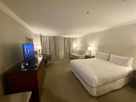 Universal Hollywood hotel room tour & review: Hilton Universal City ...