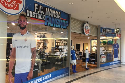 Hansa Rostock eröffnet neuen Fan-Shop mit einer Eröffnungsfeier ...