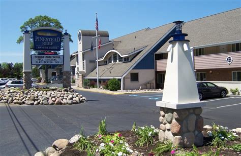 Pinestead-Reef Resort (Traverse City, MI) - Resort Reviews - ResortsandLodges.com