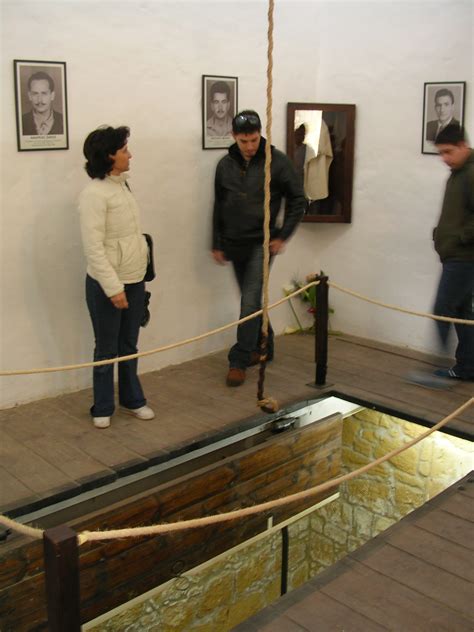 File:The gallows at Central Jail of Nicosia.JPG - Wikipedia