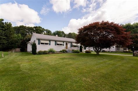 Tiverton, RI Real Estate - Tiverton Homes for Sale | realtor.com®