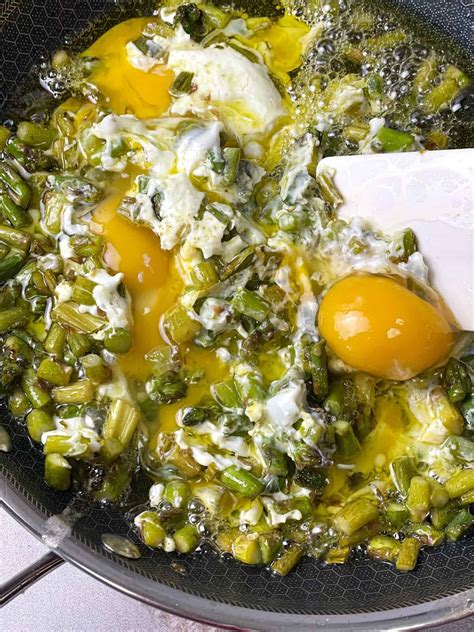 TasteGreatFoodie - Asparagus and Eggs Skillet - Middle Eastern Recipes