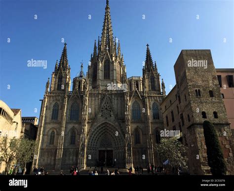 Catholic church in the center of Barcelona Stock Photo - Alamy