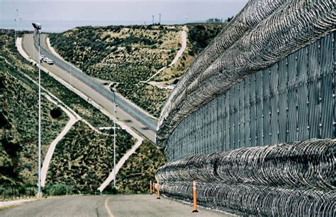 For a Preview of the Border Wall, Look to California - The New York Times