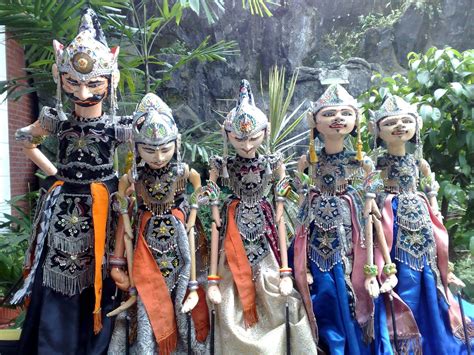 Mengenal Wayang Pandawa Lima ~ PANGLIPUR MANAH