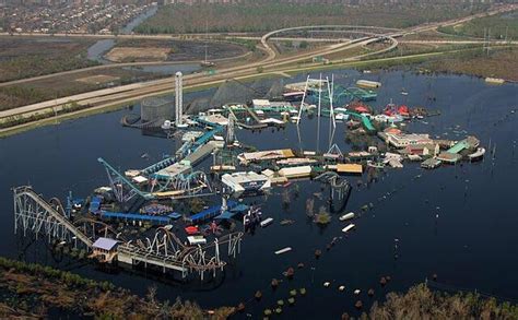 Six Flags New Orleans, in the aftermath of Hurricane Katrina : r ...